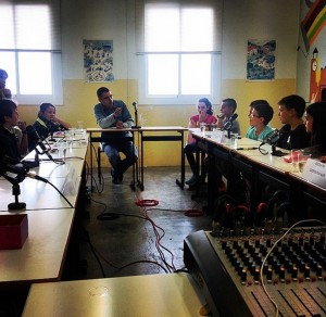 Els nens i nenes explicant els projectes