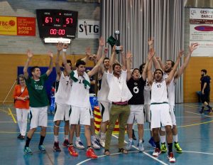 Els jugadors celebrant el Campionat de Catalunya (foto Jordi Sant)