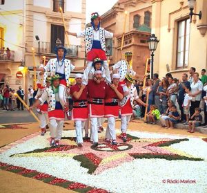 La Moixiganga l'any passat al seu pas per la plaça de la Vila.