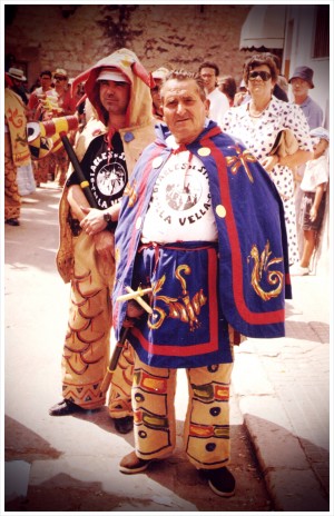 En "Miru" exercint de diablessa amb la seva colla de tota la vida.