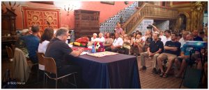 L'acte generà una gran expectació al saló d'or