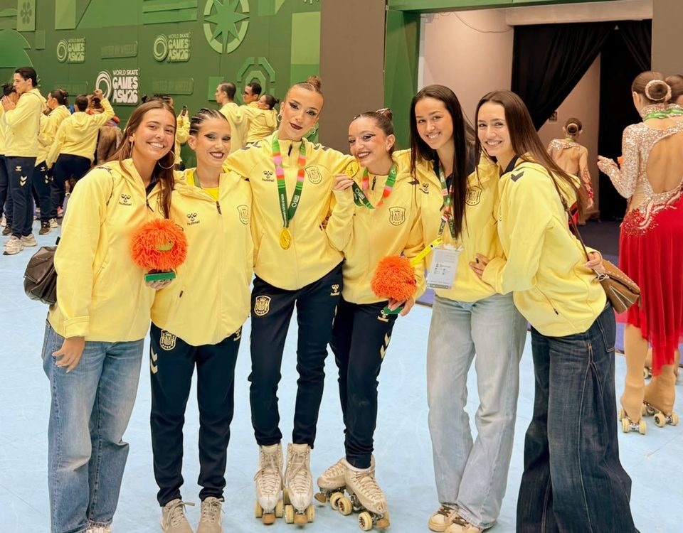 ESPORTS: ho han tornat a fer. Les nostres patinadores són campiones del món!. La UE Sitges no troba encara el camí de la victòria i el CP Subur Sitges afronta un inici complicat amb tres derrotes consecutives